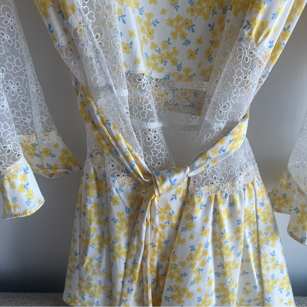 For Love & Lemons Daffodil Robe - Picture 11 of 13